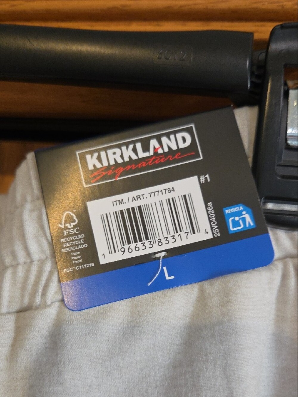 Kirkland Signature Women's Light Cream Drawstring Crop Pant,  Size Large - Picture 3 of 9